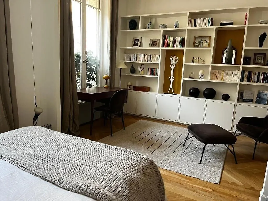 파리 Guestready - Luxurious Charm Near Arc De Triomphe 아파트